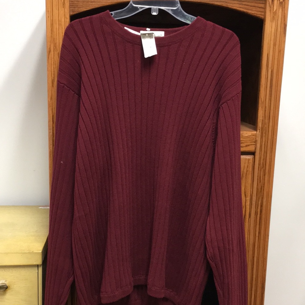 Brand New Eddie Bauer Crew Neck Maroon Sweater